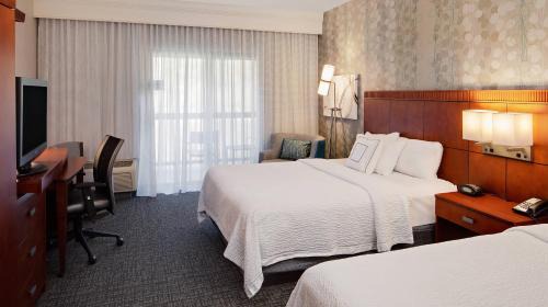 Deluxe Queen Room with Two Queen Beds