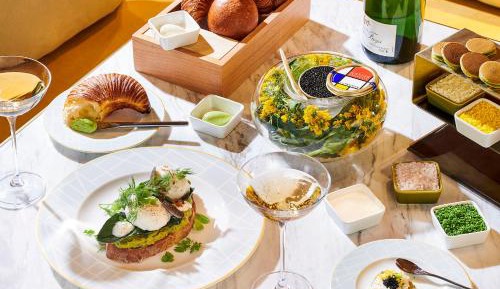 Deluxe King Room with Garden View