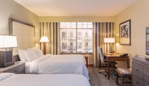 Queen Room with Two Queen Beds and Bath Tub