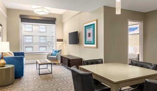 One-Bedroom Premium King Suite