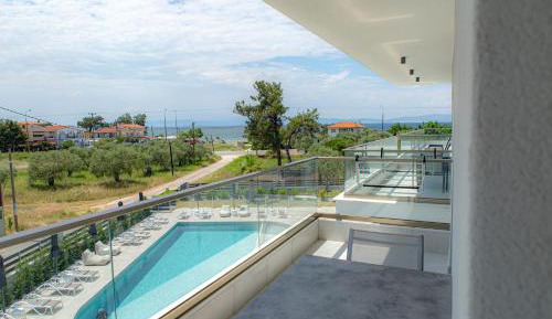 Suite with Pool View