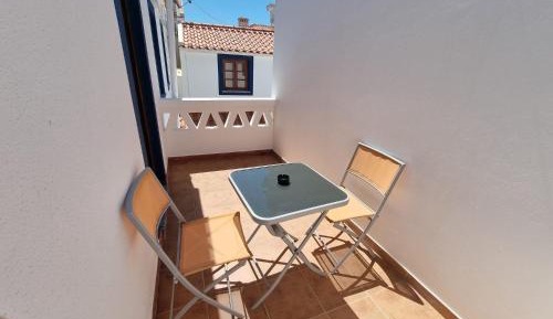 Deluxe Double Room (2 Adults + 1 Child)