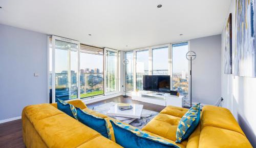 Apartment with Balcony