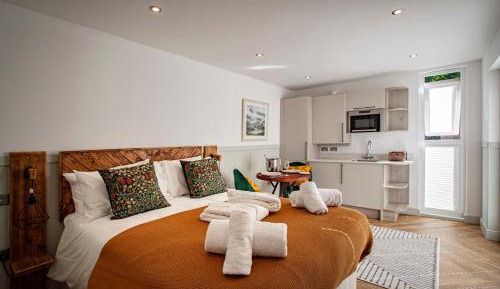 Standard King Room