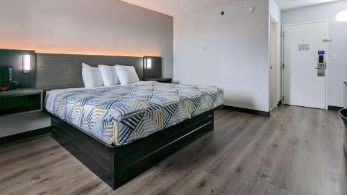 King Room - Non-Smoking