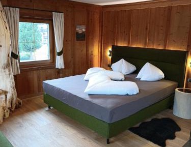 One-Bedroom Apartment with Balcony