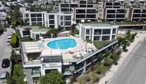 One-Bedroom Apartment with Garden View