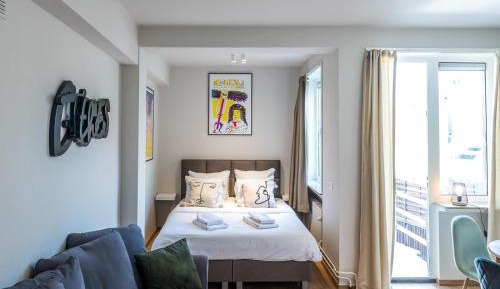 King Studio with Sofa Bed 6