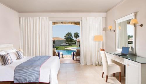 Deluxe Bungalow with Shared Pool (3 Adults)