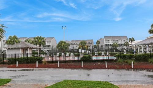 Three-Bedroom Townhouse
