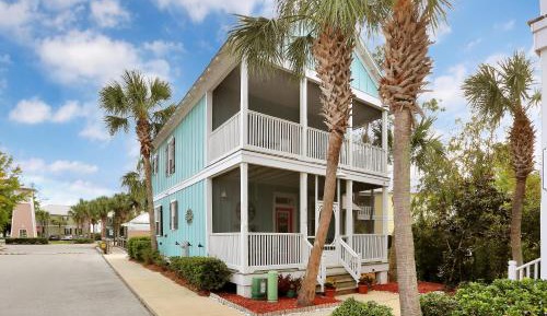 Three-Bedroom Holiday Home 