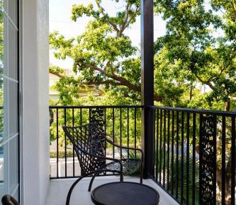  Deluxe Superior King Room with Balcony