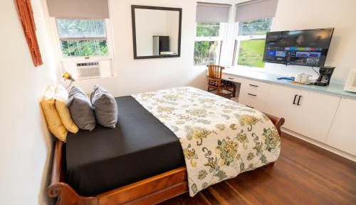 Queen Room with Garden View