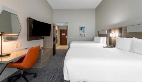 Queen Room with Two Queen Beds - Hearing Accessible