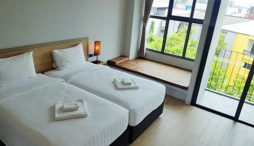 Twin Room with Pool View