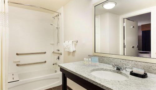 King Studio - Mobility and Hearing Access/Non-Smoking