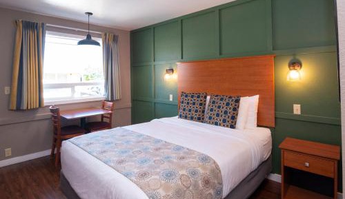  1 Queen Bed- Non Smoking
