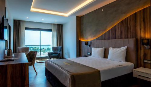 Double Room with Balcony (3 Adults)
