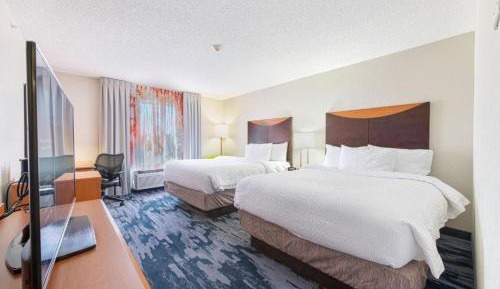 Queen Room with Two Queen Beds and Adapted Tub - Mobility and Hearing Accessible