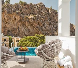 Deluxe Suite with Private Pool and Sea View