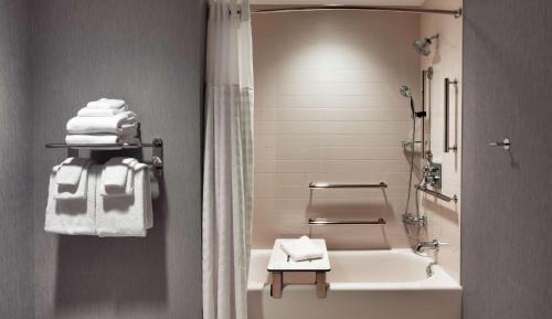 Queen Room with Two Queen Beds, Sofa Bed and Accessible Tub