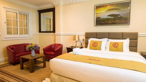 Deluxe Queen Room