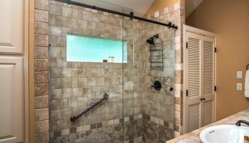 Guest House with King Bed