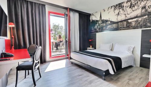 Double Room with Private Terrace