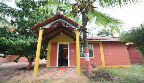Villa with Garden View