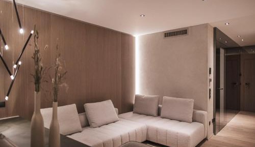 Suite with Pool View