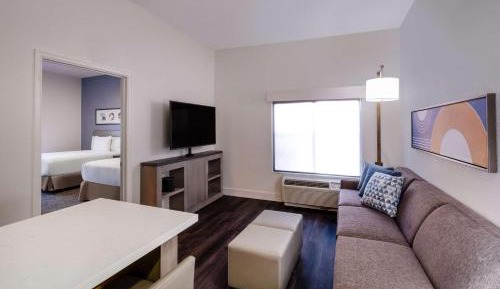 One-Bedroom Suite with Two Queen Beds, Sofa Bed and Roll-In-Shower - Disability Access