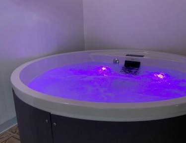 Deluxe Suite with Spa Bath