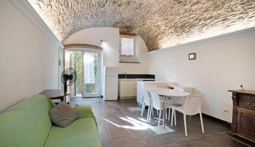 Superior One-Bedroom Apartment