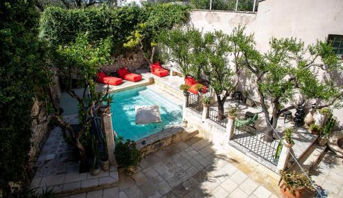 Queen Suite with Spa Bath