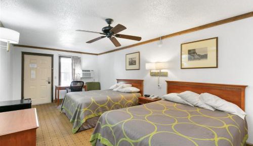 Queen Room with Two Queen Beds - Non-Smoking