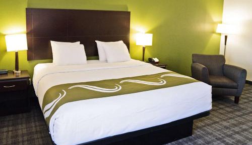 Standard King Room - Non-Smoking 