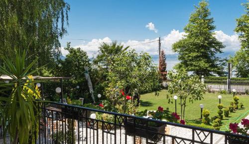 Suite with Lake View