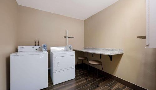 Queen Room - Accessible/Nonsmoking