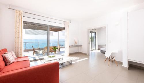 Suite with Panoramic Sea View