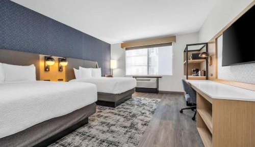 Queen Room with Two Queen Beds - Non-Smoking