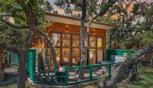 One-Bedroom Holiday Home