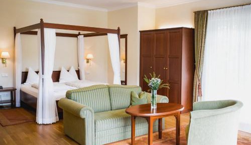 Junior Suite with Garden View