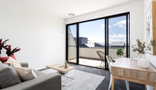 Two Bed Two Bath Apartment With Parking