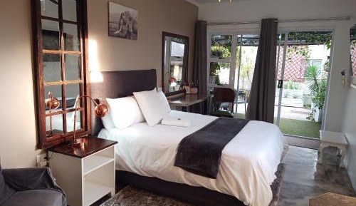 Deluxe Double Room with Shower