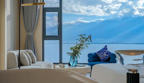 Yingyue Pleasant Lake View Bathtub King Room