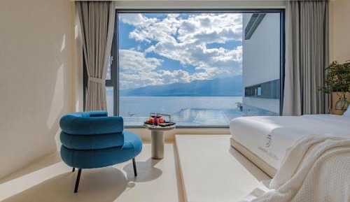 Genting Honeymoon Lake View King Room