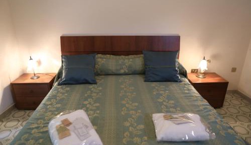Deluxe Double Room with Private Bathroom