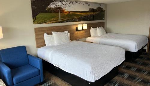 Queen Room with Two Queen Beds - Non-Smoking