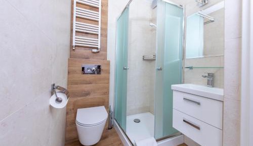 Triple Room with Private Bathroom