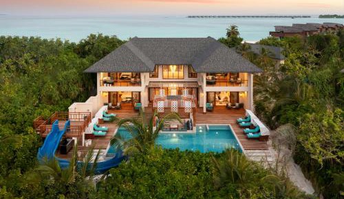 Sultan Beach Residence with Private Pool & Slide